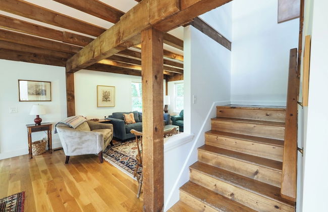 Charming 6 Bdrm Countryside Stay - Photo 32