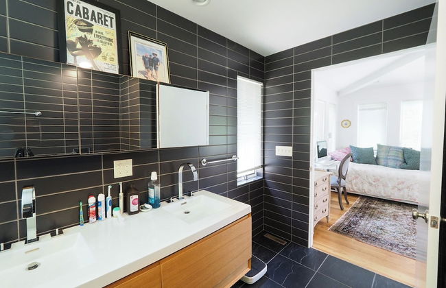 Charming 6 Bdrm Countryside Stay - Photo 50