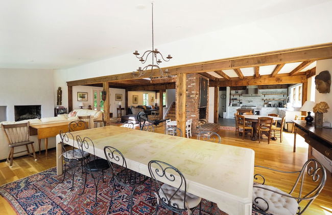Charming 6 Bdrm Countryside Stay - Photo 30