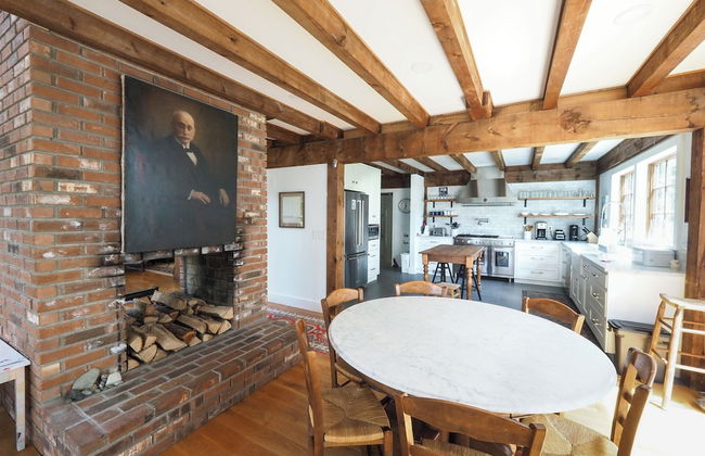 Charming 6 Bdrm Countryside Stay - Photo 26