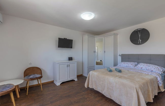 Seafront Apartment Sanja - Photo 3