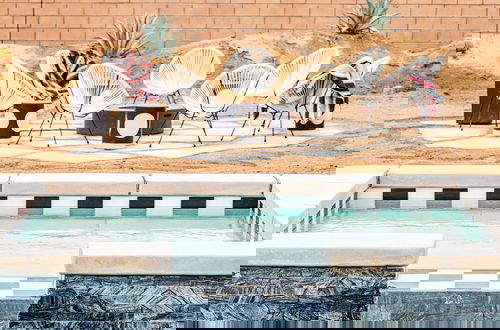 Photo 7 - Flora by Avantstay Modern Private Desert Oasis on Large Grounds w Pool Bocce Ball