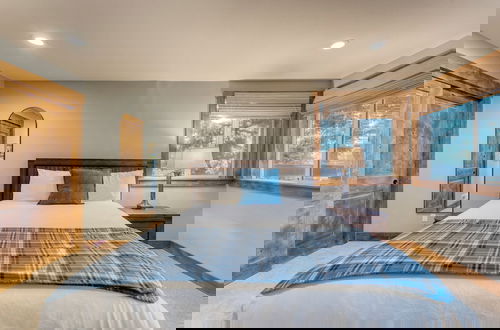 Photo 19 - Washoe Way by Avantstay Luxury Tahoe Retreat A Location w Beach Access
