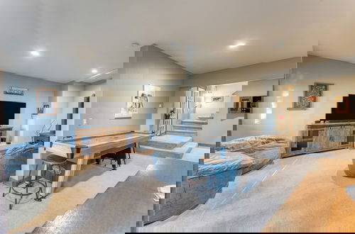 Photo 13 - Washoe Way by Avantstay Luxury Tahoe Retreat A Location w Beach Access