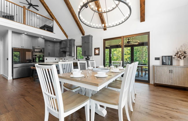Gray Fox Lodge by Avantstay Waterslide Pool Theater Sleeps 23 - Foto 25