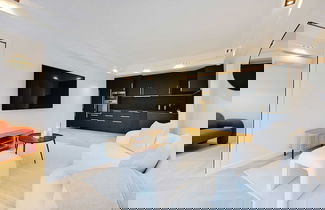 Foto 1 - Charming Apt With AC & Balcony