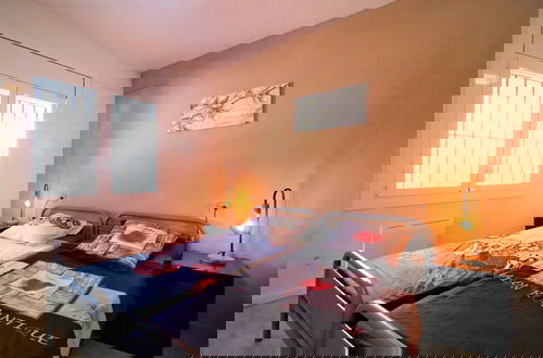 Foto 3 - Apartment With Scenic View