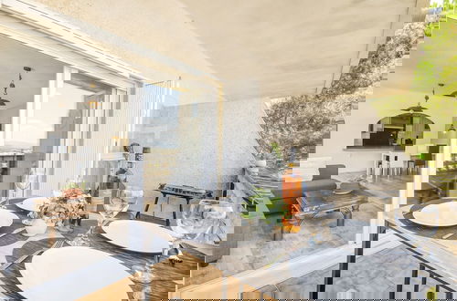 Foto 18 - Apartment With Scenic View