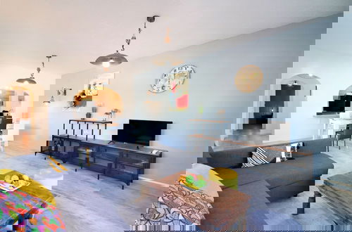 Foto 8 - Apartment With Scenic View
