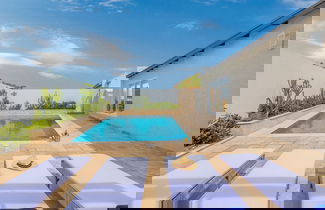 Foto 1 - NEW 5br5 5BA Villa Private Pool Close 2 Beach