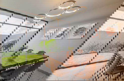 Foto 23 - Luxurious 5-bedroom House With Air-conditioning & Private Rooftop in Juriquilla
