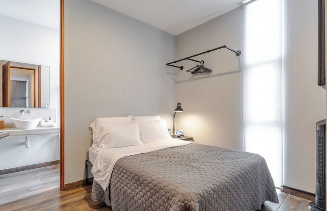 Luxurious 5-bedroom House With Air-conditioning & Private Rooftop in Juriquilla - Photo 5