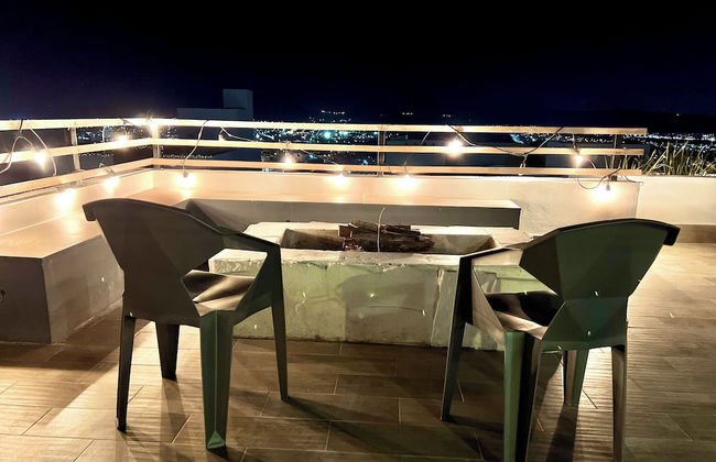 Luxurious 5-bedroom House With Air-conditioning & Private Rooftop in Juriquilla - Photo 33