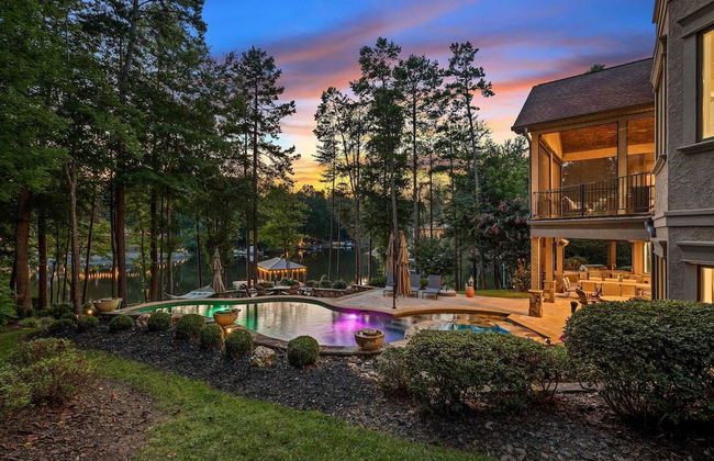 Livin' Large Lake Norman Estate w/ Pool, Dock, Game Room & Scenic Views - Foto 54