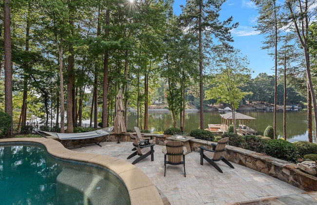 Livin' Large Lake Norman Estate w/ Pool, Dock, Game Room & Scenic Views - Foto 34