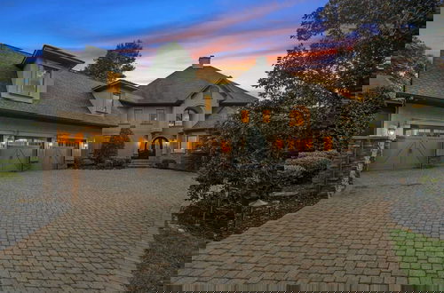Foto 74 - Livin' Large Lake Norman Estate w/ Pool, Dock, Game Room & Scenic Views