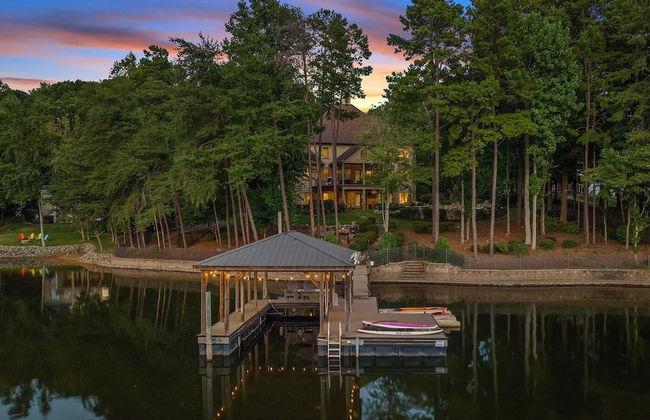 Livin' Large Lake Norman Estate w/ Pool, Dock, Game Room & Scenic Views - Foto 66