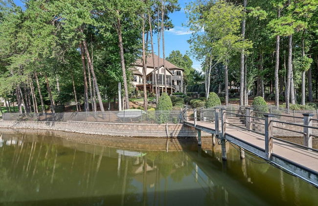 Livin' Large Lake Norman Estate w/ Pool, Dock, Game Room & Scenic Views - Foto 70
