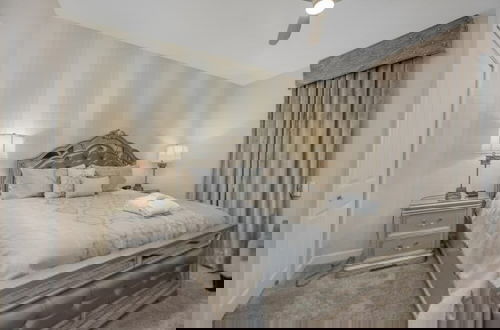Foto 6 - 9 Bed Pool, Spa, Movie Room & Game Room! 9 Bedroom Home by RedAwning