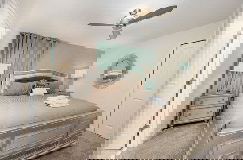 Foto 5 - 9 Bed Pool, Spa, Movie Room & Game Room! 9 Bedroom Home by RedAwning