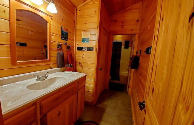 Elk Run On Cosby Creek - 2 Bedrooms, 2 Baths, Sleeps 7 Cabin by RedAwning - Foto 15