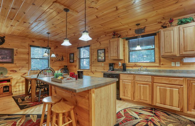 Elk Run On Cosby Creek - 2 Bedrooms, 2 Baths, Sleeps 7 Cabin by RedAwning - Foto 6