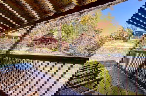 Foto 10 - Er301 - Eagle's Hideaway - Great Location! Close To All The Action! 2 Bedroom Cabin by RedAwning