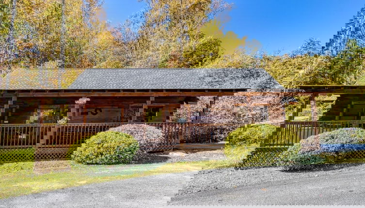 Foto 1 - Er301 - Eagle's Hideaway - Great Location! Close To All The Action! 2 Bedroom Cabin by RedAwning