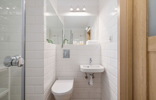 Grey Apartment in Katowice by Renters - Foto 30