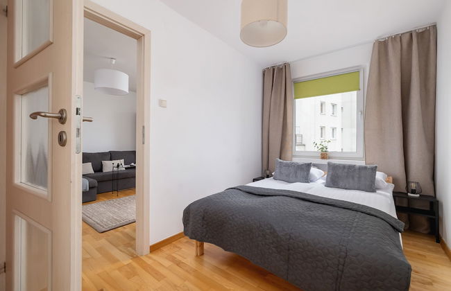 Grey Apartment in Katowice by Renters - Foto 9