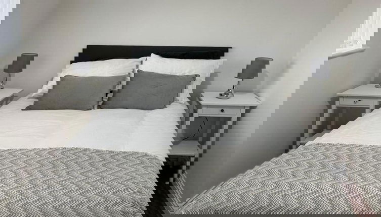 Foto 1 - Apt Sleeps5-parkg-netflix-near City Centre/etihad