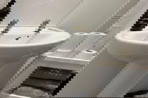 Foto 7 - Apt Sleeps5-parkg-netflix-near City Centre/etihad