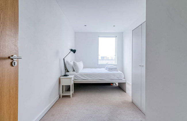 Modern Bermondsey Apartment - Photo 10