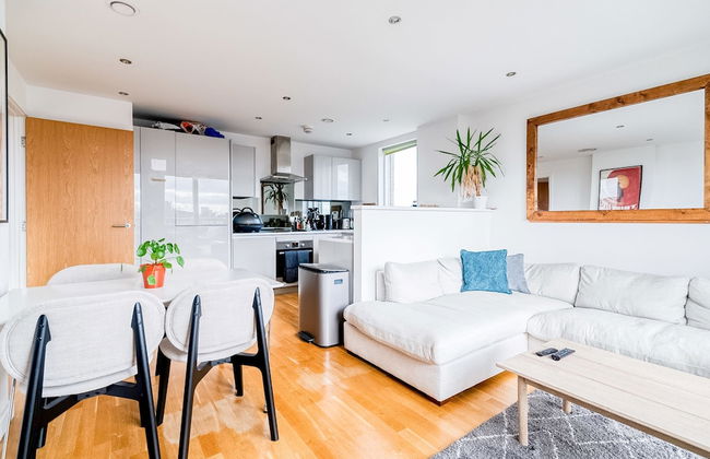 Modern Bermondsey Apartment - Photo 3