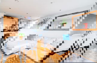 Photo 3 - Modern Bermondsey Apartment
