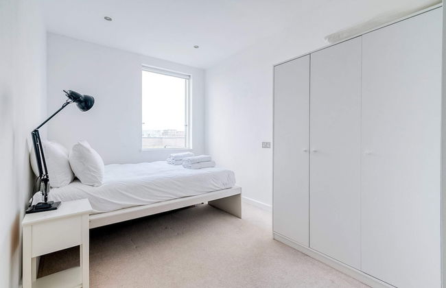 Modern Bermondsey Apartment - Photo 7