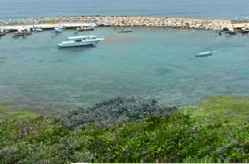 Photo 26 - Coral Bay Villa - Sleeps 6 - Pool - Parking