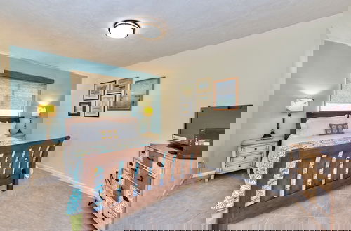 Foto 2 - Avanti Vacation Rental, Relaxing 3-BR Retreat with Private Pool Minutes from Vanderbilt Beach and Delnor-Wiggins State Park. Enjoy Southern Exposure, BBQ Area, and Pet-Friendly Comfort