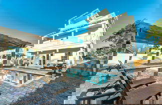 Foto 1 - Fins Up