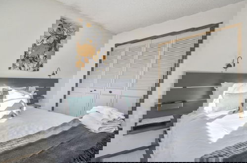 Photo 11 - 4BR Central Location & Near Parks!