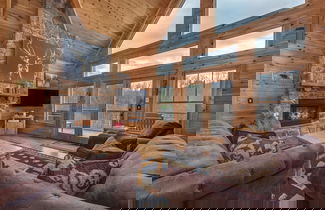 Foto 1 - Cabin w/ Mountain Views, Hot Tub & Game Room!
