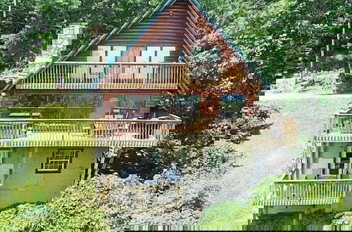 Foto 58 - Bearly Hidden Ridge 5 Bedroom Cabin by RedAwning