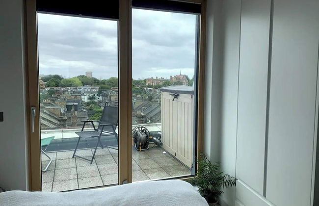 Stylish 2BD Flat With Private Balcony - Battersea - Foto 3