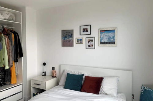 Photo 4 - Stylish 2BD Flat With Private Balcony - Battersea