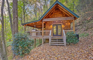 Photo 1 - Charming Blue Ridge Cabin w/ Deck + Grill