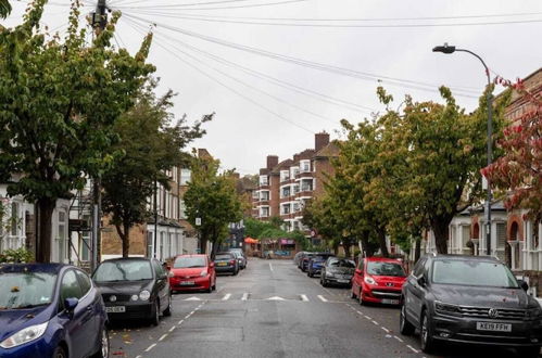 Photo 43 - Vibrant 1BD Home With Outdoor Patio - Hammersmith