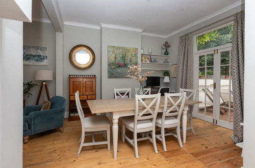 Photo 27 - Vibrant 1BD Home With Outdoor Patio - Hammersmith