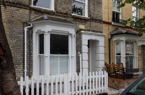 Photo 55 - Vibrant 1BD Home With Outdoor Patio - Hammersmith