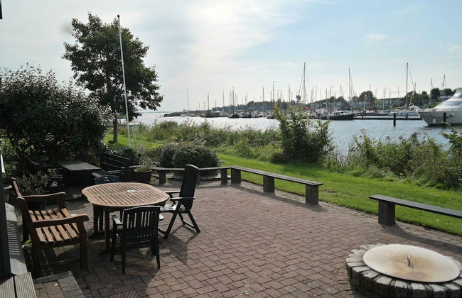 8 Pers Large Seaside Home in Front of the Lauwersmeer - Photo 35