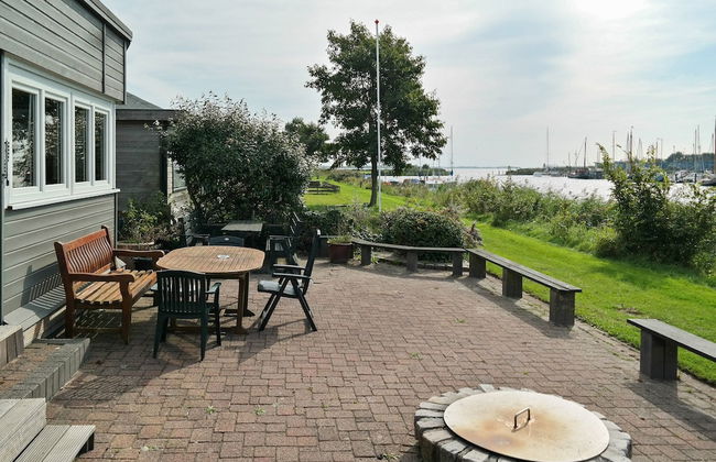 8 Pers Large Seaside Home in Front of the Lauwersmeer - Photo 37